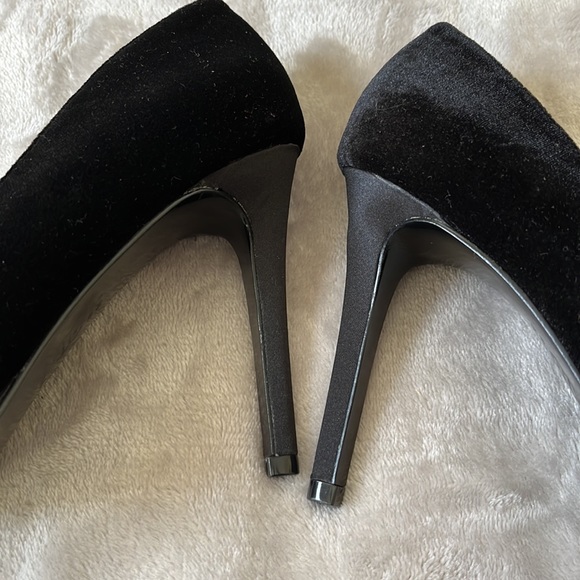 Nina black velvet heels - Picture 15 of 17